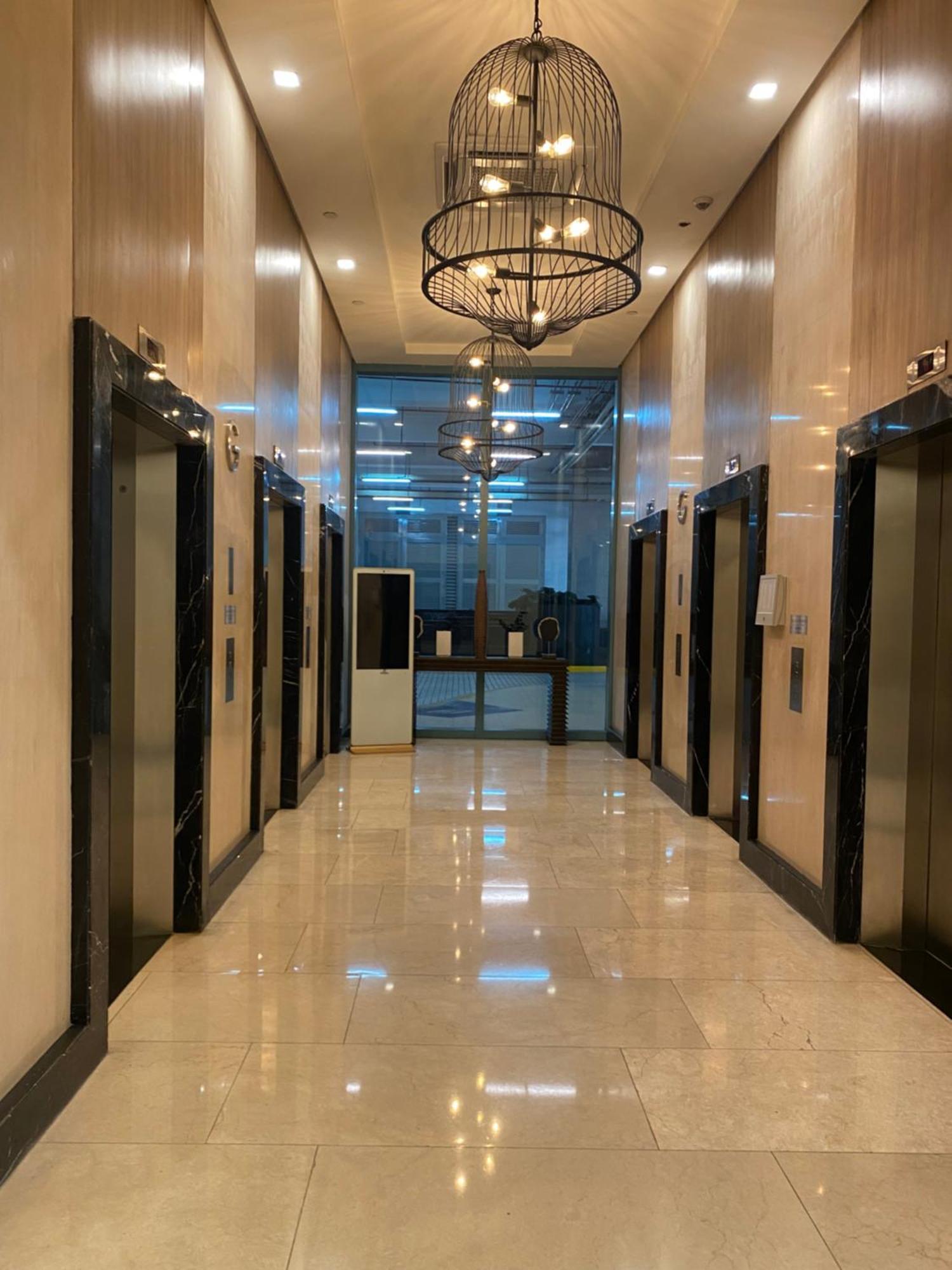 1 Bedroom Uptown Bgc Across Uptown Mall Manila Exterior photo